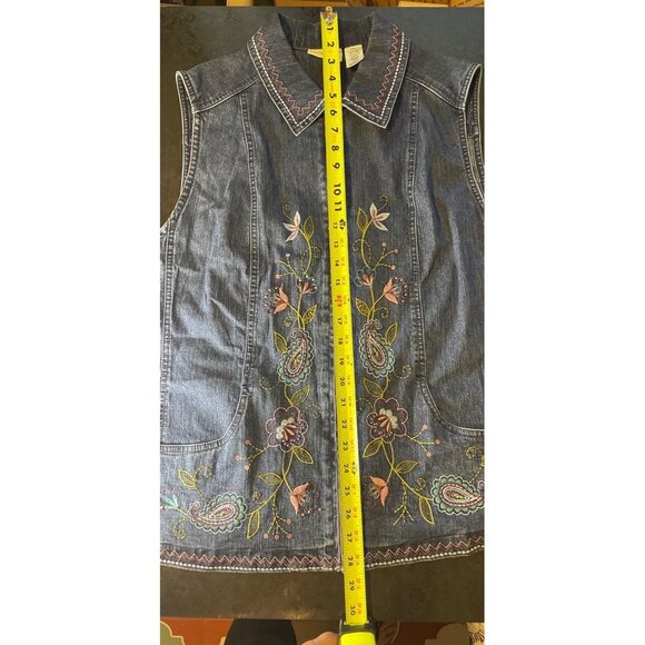 Alfred Dunner Embroidered Denim Full Zip Sleeveless Vest Sz 16W - Picture 8 of 9